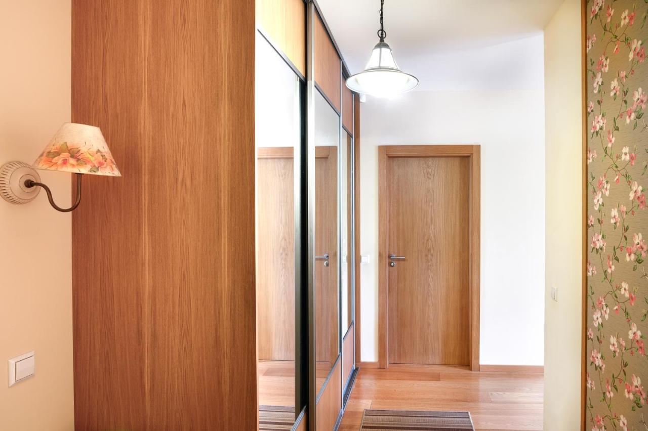 Ona'S Apartment In City Center With Private Parking Kaunas Extérieur photo